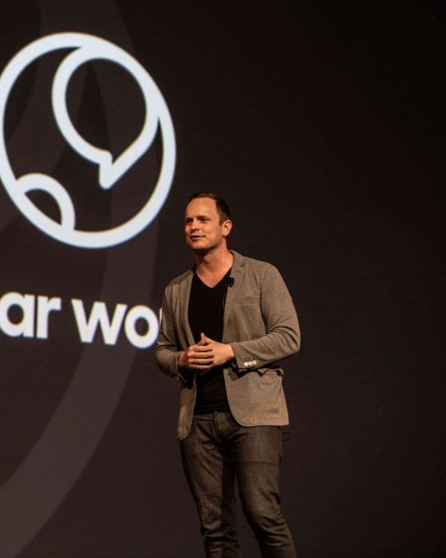 Robert Xavier-Fogarty Mobile